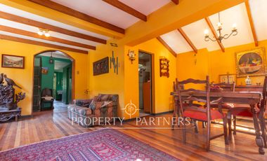 Increíble casa en Armando Moock, Macul. aproximadamente 1.000 m2 de terreno