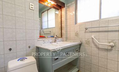 Increíble casa en Armando Moock, Macul. aproximadamente 1.000 m2 de terreno