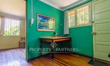 Increíble casa en Armando Moock, Macul. aproximadamente 1.000 m2 de terreno