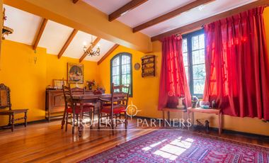 Increíble casa en Armando Moock, Macul. aproximadamente 1.000 m2 de terreno