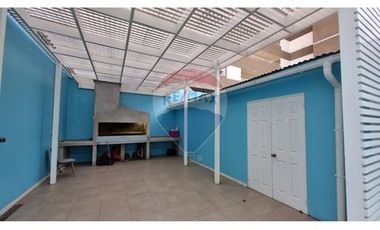 AMPLIA CASA USO COMERCIAL 4D 3B SECTOR AVDA BRASIL