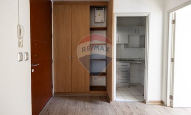 AMPLIA OFICINA , EXCELENTE CONECTIVIDAD