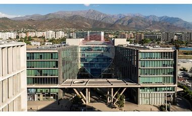 AMPLIA OFICINA , EXCELENTE CONECTIVIDAD