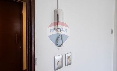 AMPLIA OFICINA , EXCELENTE CONECTIVIDAD