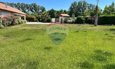 Casa de Lujo 5D 5B + quincho con 2D y 1B y piscina