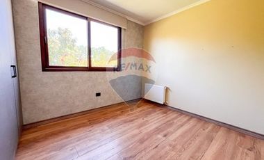 Casa de Lujo 5D 5B + quincho con 2D y 1B y piscina