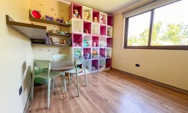 Casa de Lujo 5D 5B + quincho con 2D y 1B y piscina