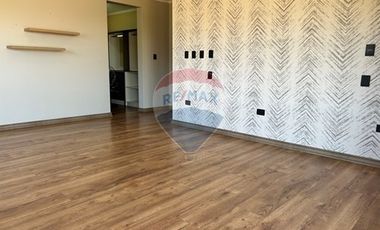 Casa de Lujo 5D 5B + quincho con 2D y 1B y piscina