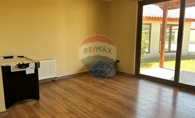 Casa de Lujo 5D 5B + quincho con 2D y 1B y piscina