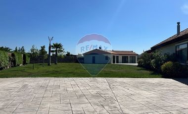 Casa de Lujo 5D 5B + quincho con 2D y 1B y piscina