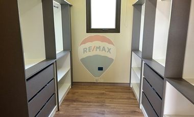 Casa de Lujo 5D 5B + quincho con 2D y 1B y piscina