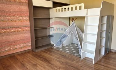 Casa de Lujo 5D 5B + quincho con 2D y 1B y piscina