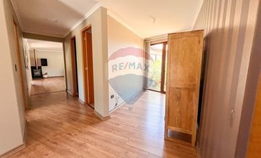 Casa de Lujo 5D 5B + quincho con 2D y 1B y piscina