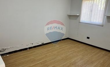 Casa de Lujo 5D 5B + quincho con 2D y 1B y piscina