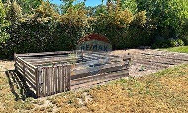 Casa de Lujo 5D 5B + quincho con 2D y 1B y piscina