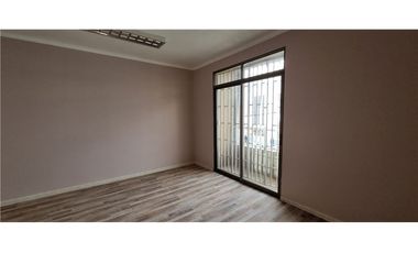 ARRIENDO EDIFICIO COMERCIAL Y OFICINAS 3 PISOS
