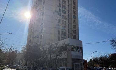 ALQUILER COCHERA Y BAULERA en Calle Santa Fe  N°634