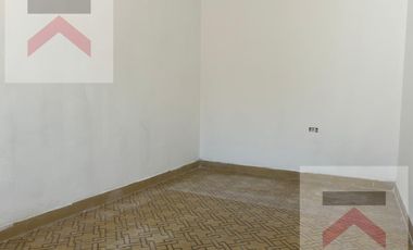 Casa en Alquiler en  La Lucila 4 Dormitorios, con Jardín, cochera y patio.