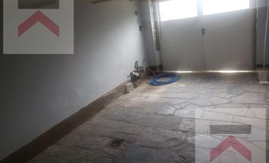 Casa en Alquiler en  La Lucila 4 Dormitorios, con Jardín, cochera y patio.