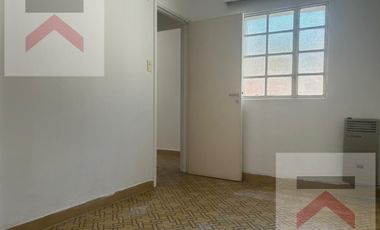 Casa en Alquiler en  La Lucila 4 Dormitorios, con Jardín, cochera y patio.