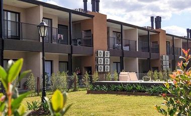 Departamento de 3 ambientes en Venta Pilar Cañada Village Planta Baja con Jardin galería y parrilla