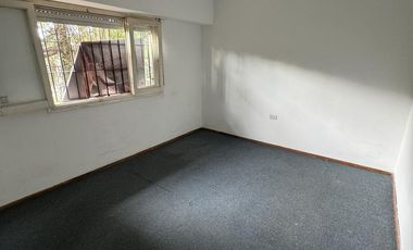 ALQUILER DEPARTAMENTO DE ESCALERA