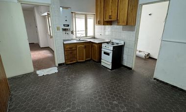 ALQUILER DEPARTAMENTO DE ESCALERA