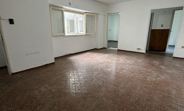 ALQUILER DEPARTAMENTO DE ESCALERA