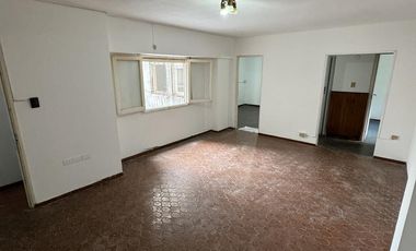 ALQUILER DEPARTAMENTO DE ESCALERA