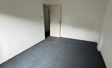 ALQUILER DEPARTAMENTO DE ESCALERA