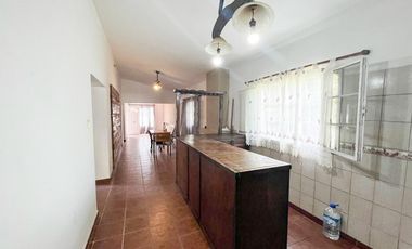 Venta Casa Av. Belgrano 1600 - Pérez.