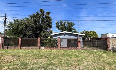 Venta Casa Av. Belgrano 1600 - Pérez.