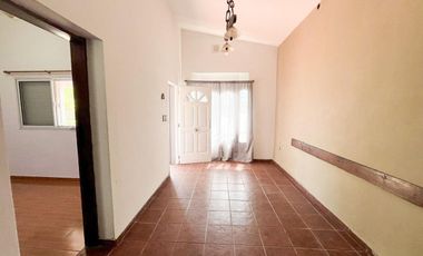 Venta Casa Av. Belgrano 1600 - Pérez.