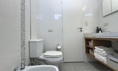 CASA VENTA VICENTE LÓPEZ 4 AMBIENTES  COCHERA