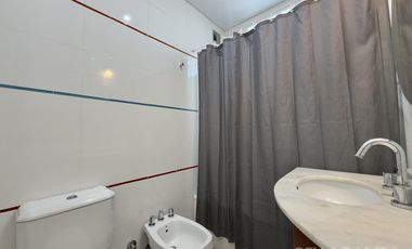 CASA VENTA VICENTE LÓPEZ 4 AMBIENTES  COCHERA