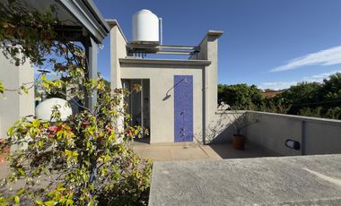 CASA VENTA VICENTE LÓPEZ 4 AMBIENTES  COCHERA