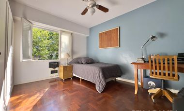 CASA VENTA VICENTE LÓPEZ 4 AMBIENTES  COCHERA
