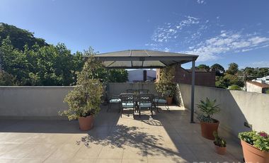 CASA VENTA VICENTE LÓPEZ 4 AMBIENTES  COCHERA
