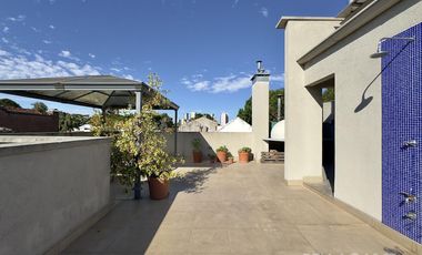 CASA VENTA VICENTE LÓPEZ 4 AMBIENTES  COCHERA