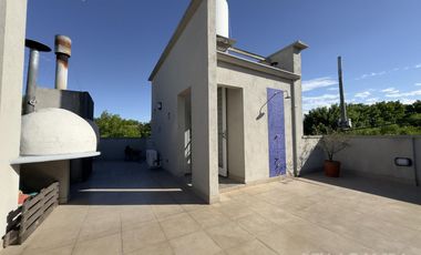 CASA VENTA VICENTE LÓPEZ 4 AMBIENTES  COCHERA