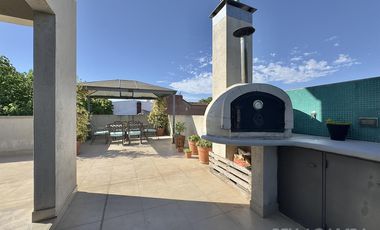 CASA VENTA VICENTE LÓPEZ 4 AMBIENTES  COCHERA