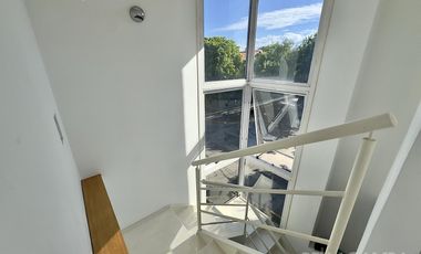 CASA VENTA VICENTE LÓPEZ 4 AMBIENTES  COCHERA