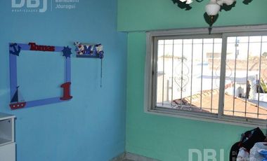 VENTA DE CASA 4 AMBIENTES EN VILLA MADERO