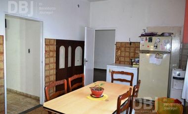 VENTA DE CASA 4 AMBIENTES EN VILLA MADERO