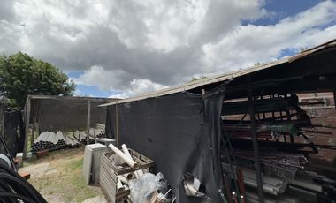 Local sobre importante Avenida.