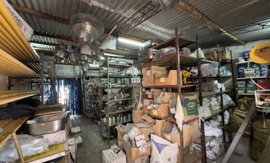 Local sobre importante Avenida.