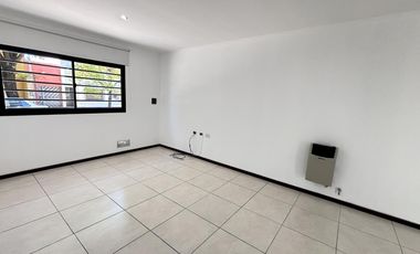 DEPARTAMENTO EN VENTA-UBICADO EN PLANTA BAJA- COCINA/COMEDOR-BAÑO-LAVADERO-2 DORMITORIOS. EXCELENTE UBICACION.