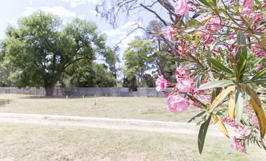 Lote en Barrio cerrado y abierto