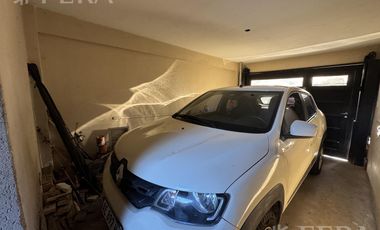 Venta Casa 5 ambientes con cochera, quincho y parrilla en Villa Dominico