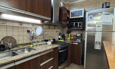 Venta Casa 5 ambientes con cochera, quincho y parrilla en Villa Dominico